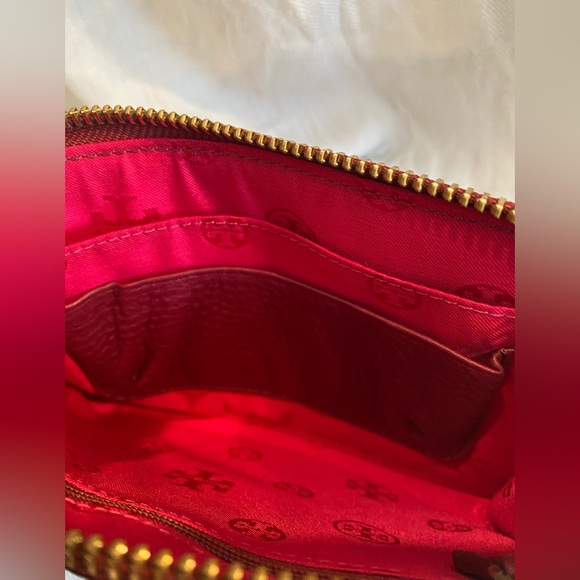 Tory Burch Fuchsia Landon Leather Wristlet - Picture 4 of 15